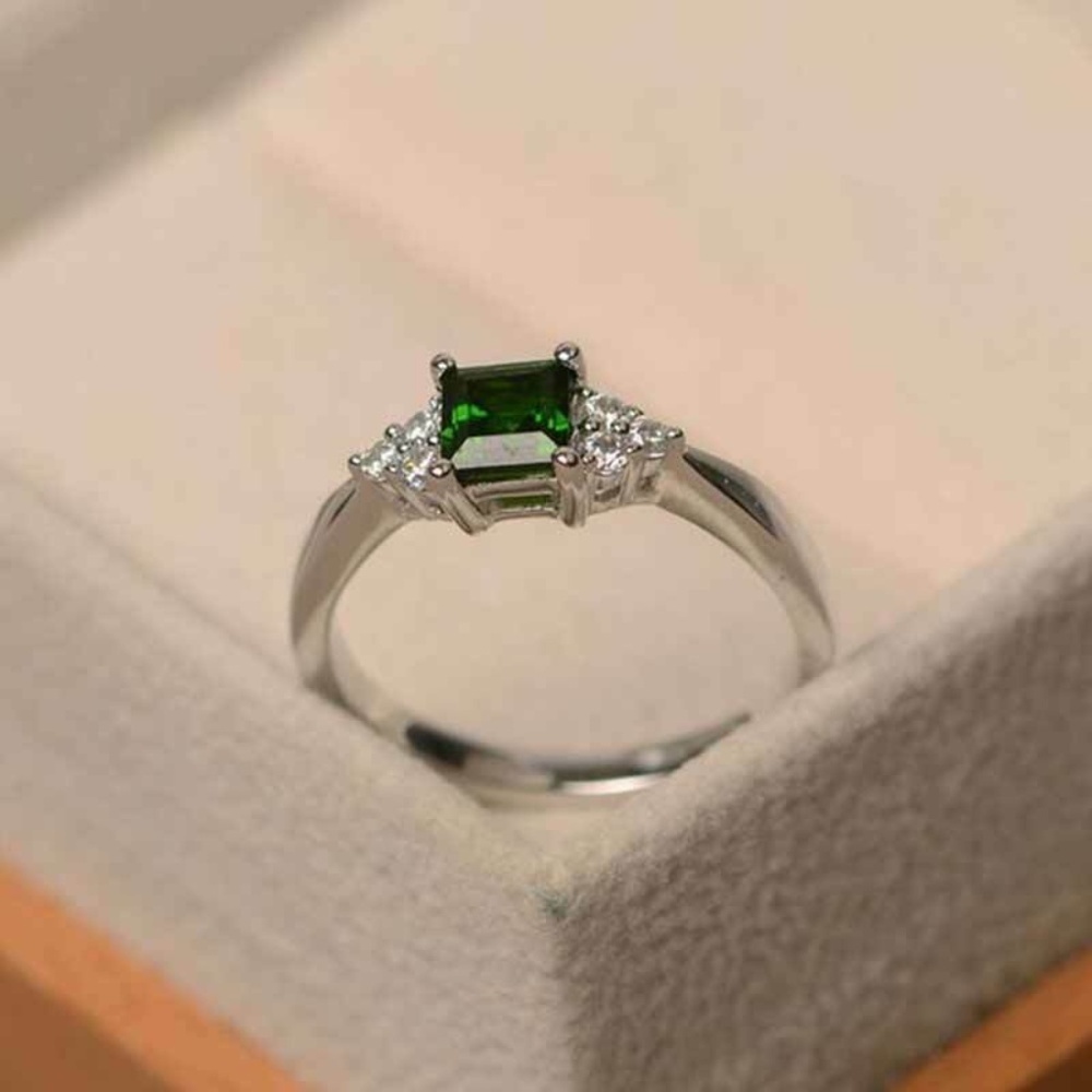 Women's Set Rings - Picture 2 of 5